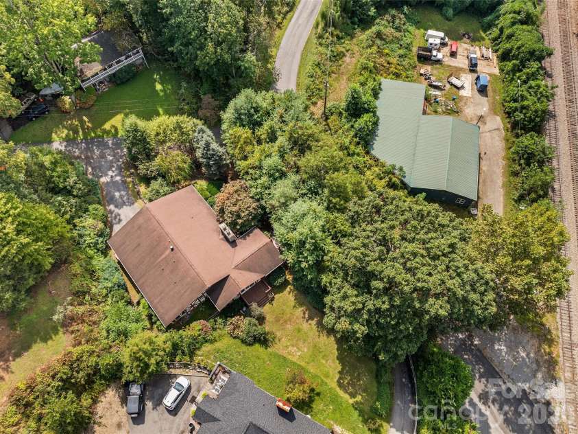 21 Gunter Drive, Waynesville, NC 28785.  MLS# CAR4304218, YatesRealty ID 3079. 