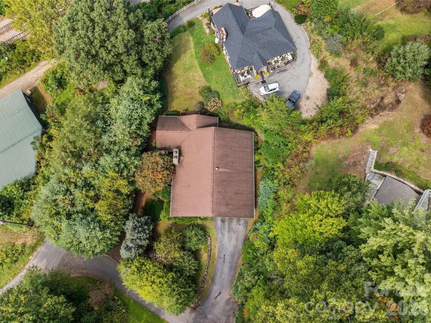 21 Gunter Drive, Waynesville, NC 28785.  MLS# CAR4304218, YatesRealty ID 3079. 