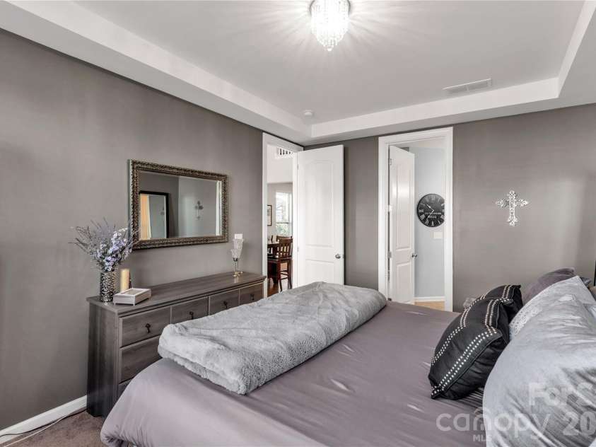 5519 Trieg Drive, Charlotte, NC 28278.  MLS# CAR4341679, YatesRealty ID 3079. 