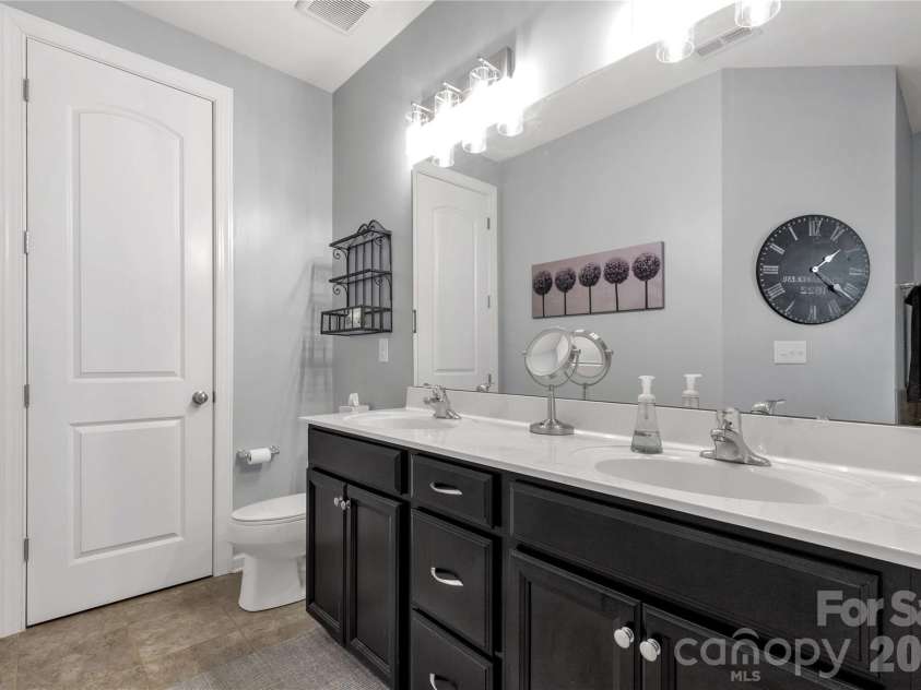 5519 Trieg Drive, Charlotte, NC 28278.  MLS# CAR4341679, YatesRealty ID 3079. 