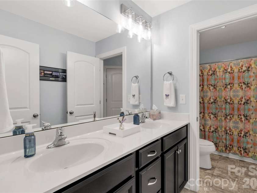 5519 Trieg Drive, Charlotte, NC 28278.  MLS# CAR4341679, YatesRealty ID 3079. 