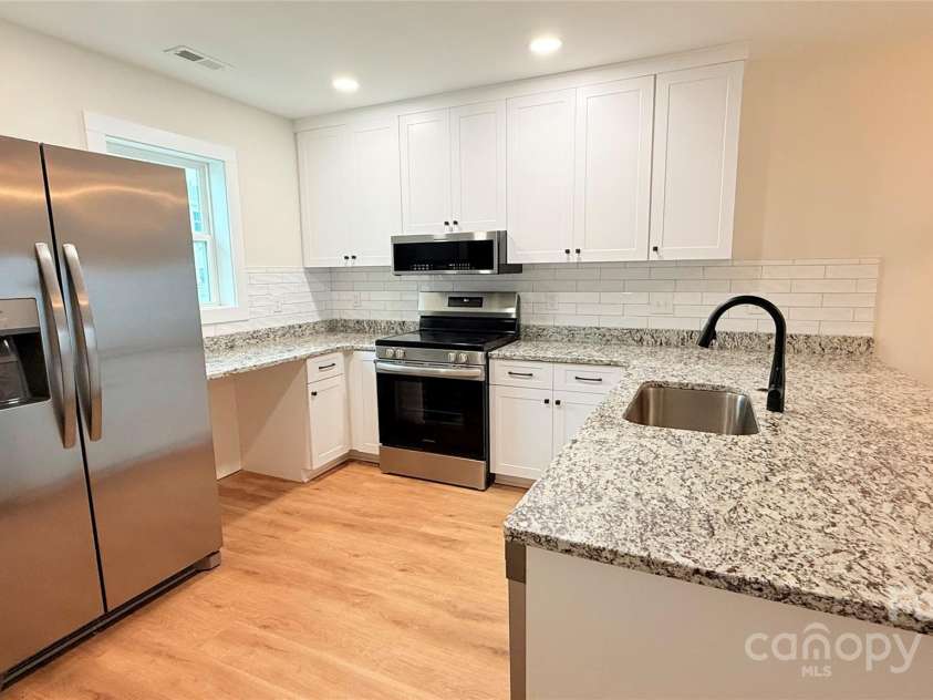 203 Beacon Avenue, Morganton, NC 28655.  MLS# CAR4287666, YatesRealty ID 30790. 