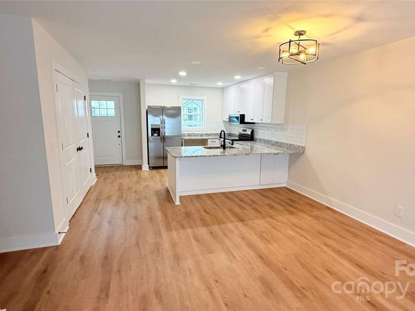 203 Beacon Avenue, Morganton, NC 28655.  MLS# CAR4287666, YatesRealty ID 30790. 