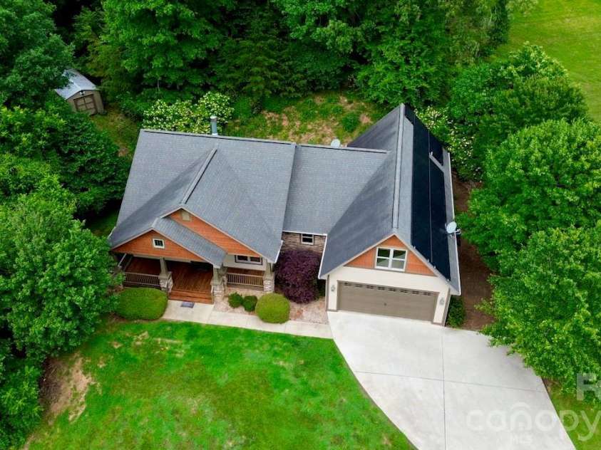 25 Willow Branch Lane, Weaverville, NC 28787.  MLS# CAR4393104, YatesRealty ID 30790. 