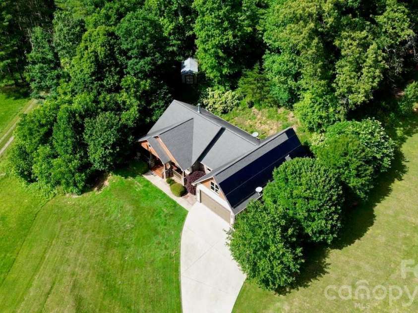 25 Willow Branch Lane, Weaverville, NC 28787.  MLS# CAR4393104, YatesRealty ID 30790. 