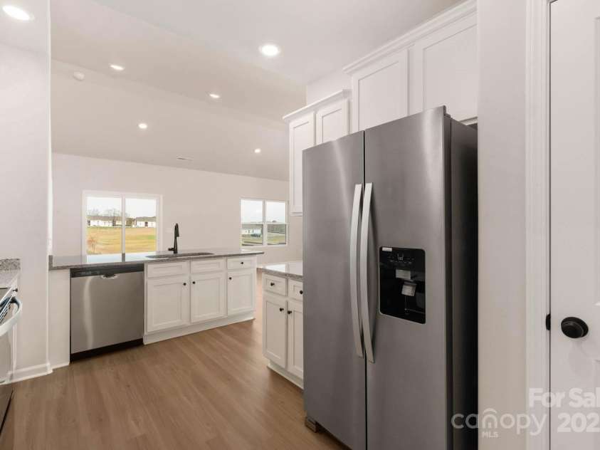 3471 Robindale Drive, Winston Salem, NC 27107.  MLS# CAR4290379, YatesRealty ID 30791. 