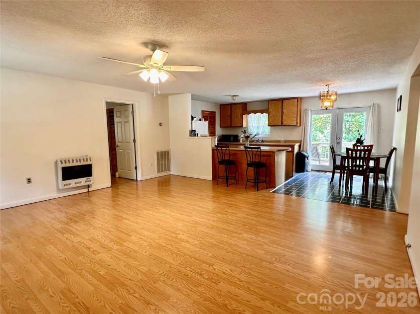 422 US Highway 19E Highway, Spruce Pine, NC 28777.  MLS# CAR4393925, YatesRealty ID 30791. 