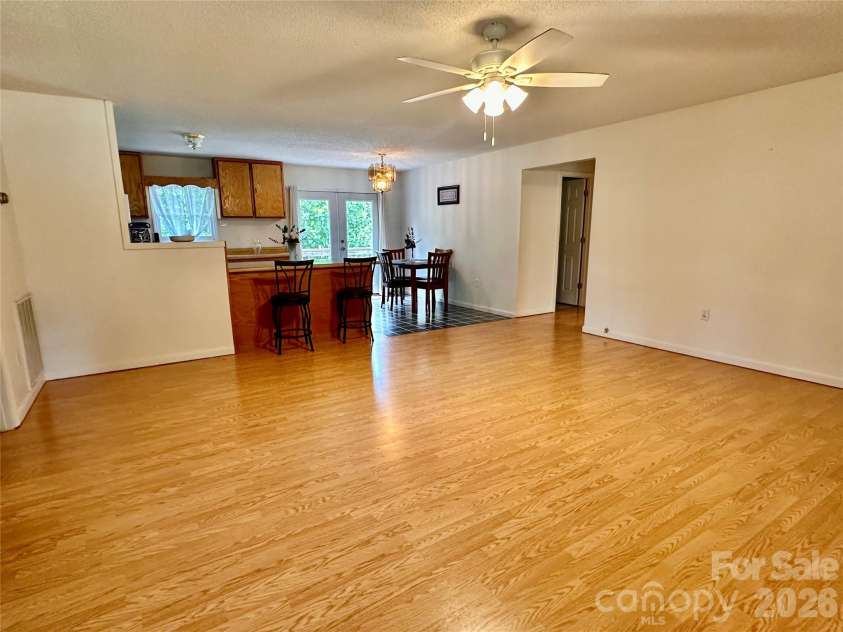 422 US Highway 19E Highway, Spruce Pine, NC 28777.  MLS# CAR4393925, YatesRealty ID 30791. 