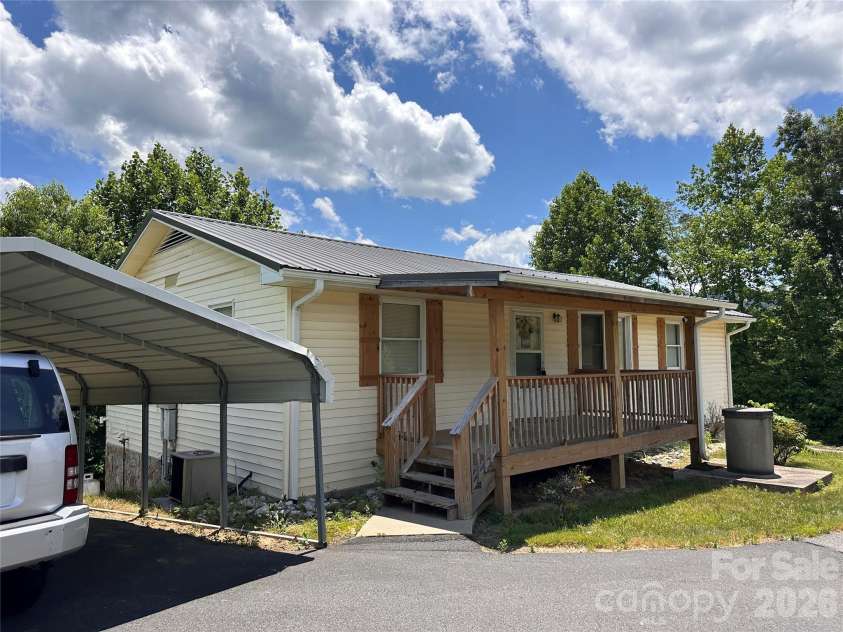 422 US Highway 19E Highway, Spruce Pine, NC 28777.  MLS# CAR4393925, YatesRealty ID 30791. 