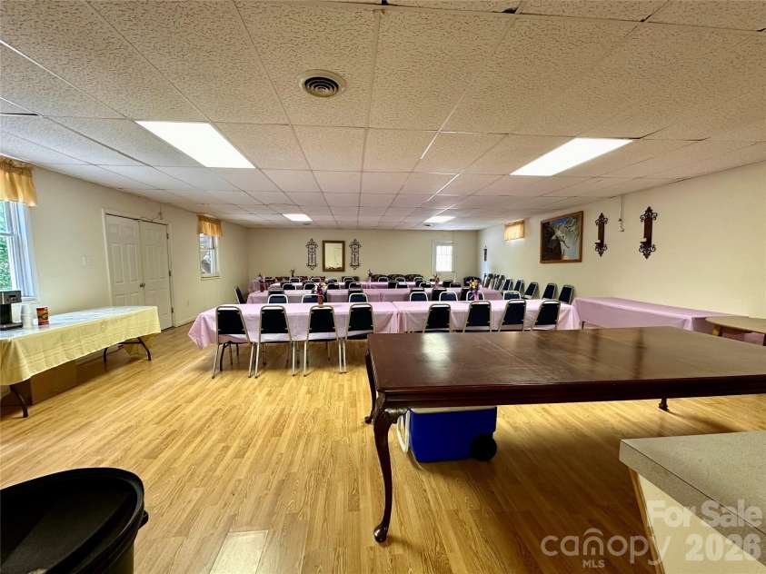 422 US Highway 19E Highway, Spruce Pine, NC 28777.  MLS# CAR4393925, YatesRealty ID 30791. 