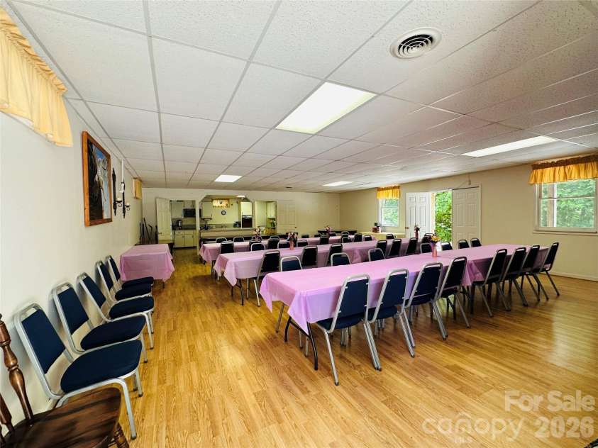 422 US Highway 19E Highway, Spruce Pine, NC 28777.  MLS# CAR4393925, YatesRealty ID 30791. 