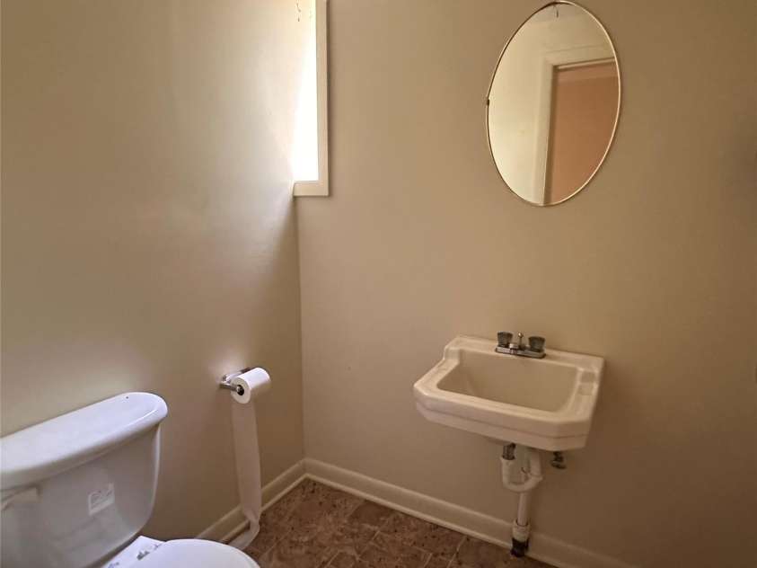 422 US Highway 19E Highway, Spruce Pine, NC 28777.  MLS# CAR4393925, YatesRealty ID 30791. Chruch Basement