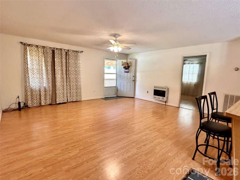 422 US Highway 19E Highway, Spruce Pine, NC 28777.  MLS# CAR4393925, YatesRealty ID 30791. Living Room
