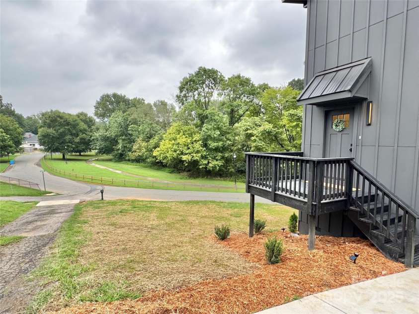 105 Riverside Drive, Cramerton, NC 28032.  MLS# CAR4290332, YatesRealty ID 30792. 