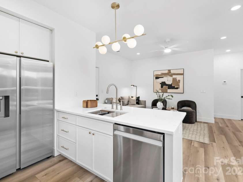 105 Riverside Drive, Cramerton, NC 28032.  MLS# CAR4290332, YatesRealty ID 30792. 