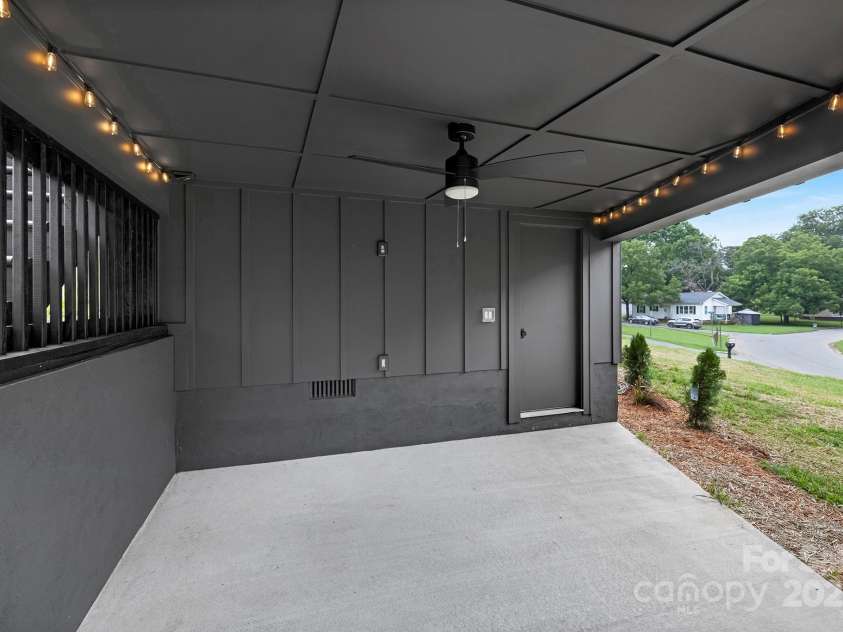 105 Riverside Drive, Cramerton, NC 28032.  MLS# CAR4290332, YatesRealty ID 30792. 