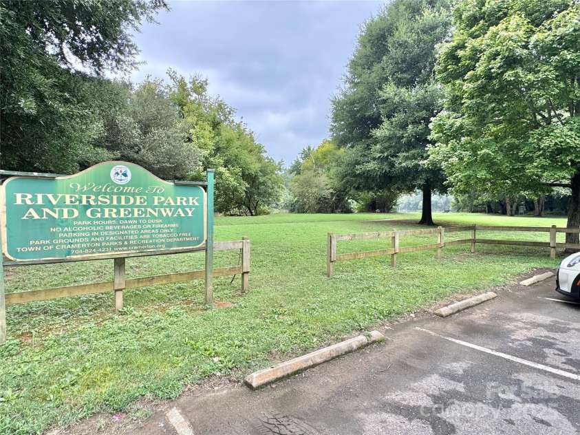 105 Riverside Drive, Cramerton, NC 28032.  MLS# CAR4290332, YatesRealty ID 30792. 