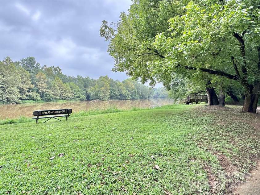 105 Riverside Drive, Cramerton, NC 28032.  MLS# CAR4290332, YatesRealty ID 30792. 