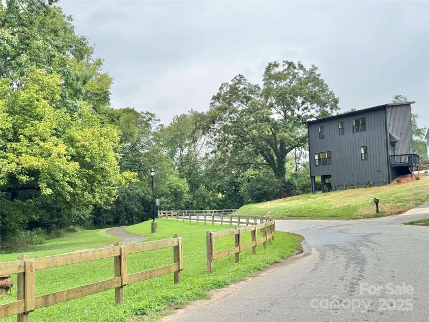 105 Riverside Drive, Cramerton, NC 28032.  MLS# CAR4290332, YatesRealty ID 30792. 