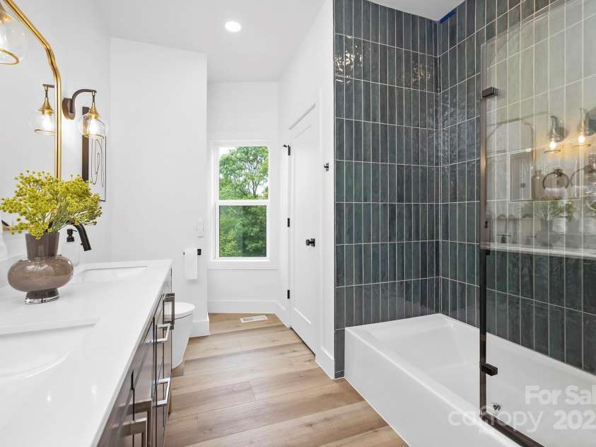 105 Riverside Drive, Cramerton, NC 28032.  MLS# CAR4290332, YatesRealty ID 30792. Hallway Bathroom Upstairs