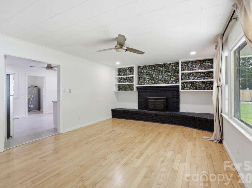 31 Edwards Street, Waynesville, NC 28786.  MLS# CAR4394084, YatesRealty ID 30794. 