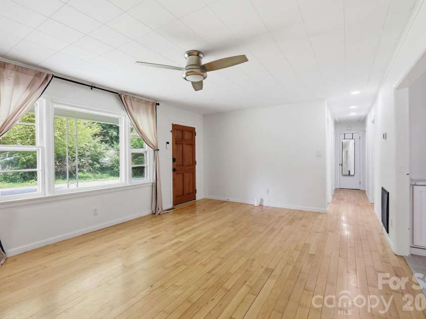 31 Edwards Street, Waynesville, NC 28786.  MLS# CAR4394084, YatesRealty ID 30794. 