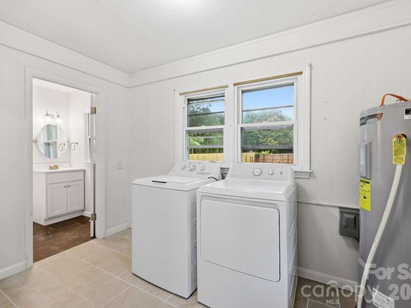 31 Edwards Street, Waynesville, NC 28786.  MLS# CAR4394084, YatesRealty ID 30794. 