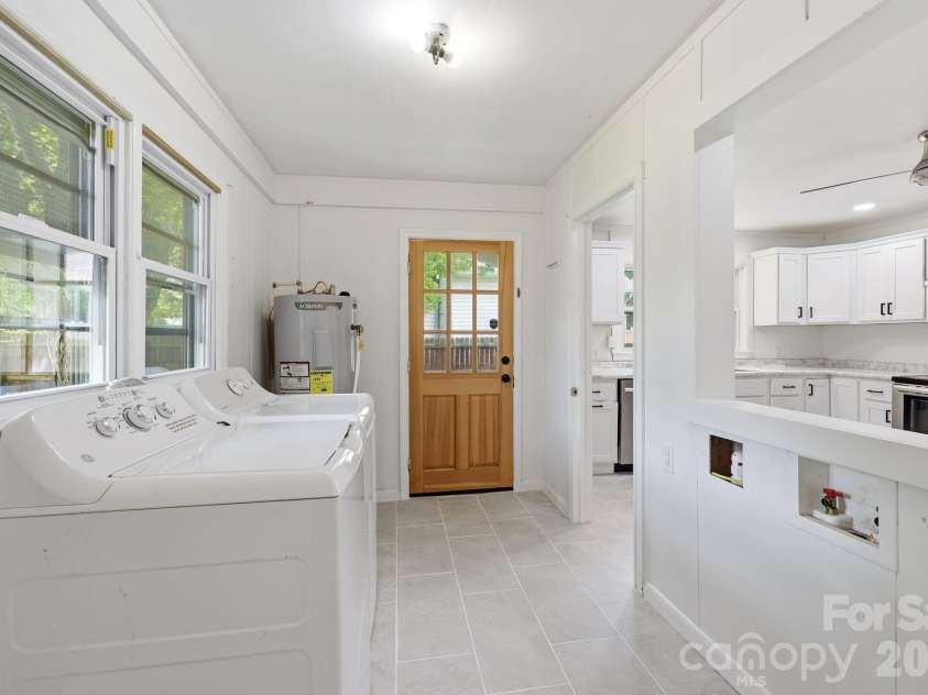 31 Edwards Street, Waynesville, NC 28786.  MLS# CAR4394084, YatesRealty ID 30794. 