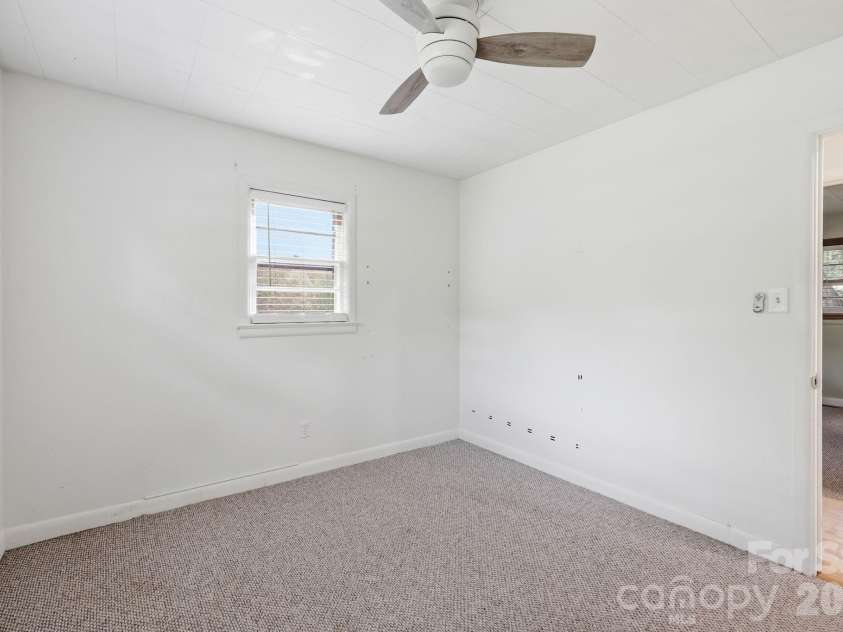 31 Edwards Street, Waynesville, NC 28786.  MLS# CAR4394084, YatesRealty ID 30794. 