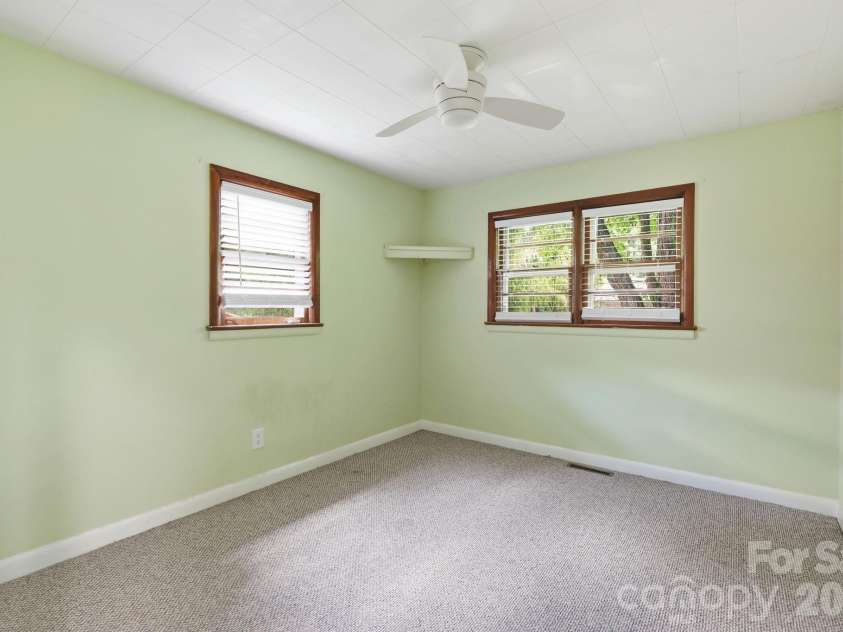 31 Edwards Street, Waynesville, NC 28786.  MLS# CAR4394084, YatesRealty ID 30794. 