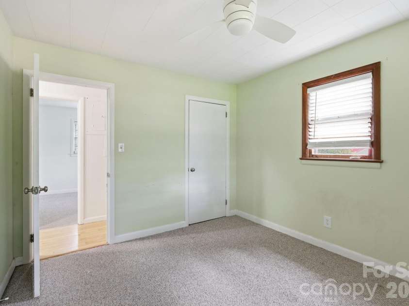31 Edwards Street, Waynesville, NC 28786.  MLS# CAR4394084, YatesRealty ID 30794. 
