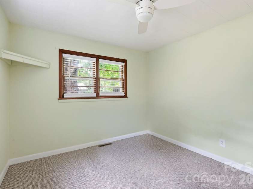 31 Edwards Street, Waynesville, NC 28786.  MLS# CAR4394084, YatesRealty ID 30794. 