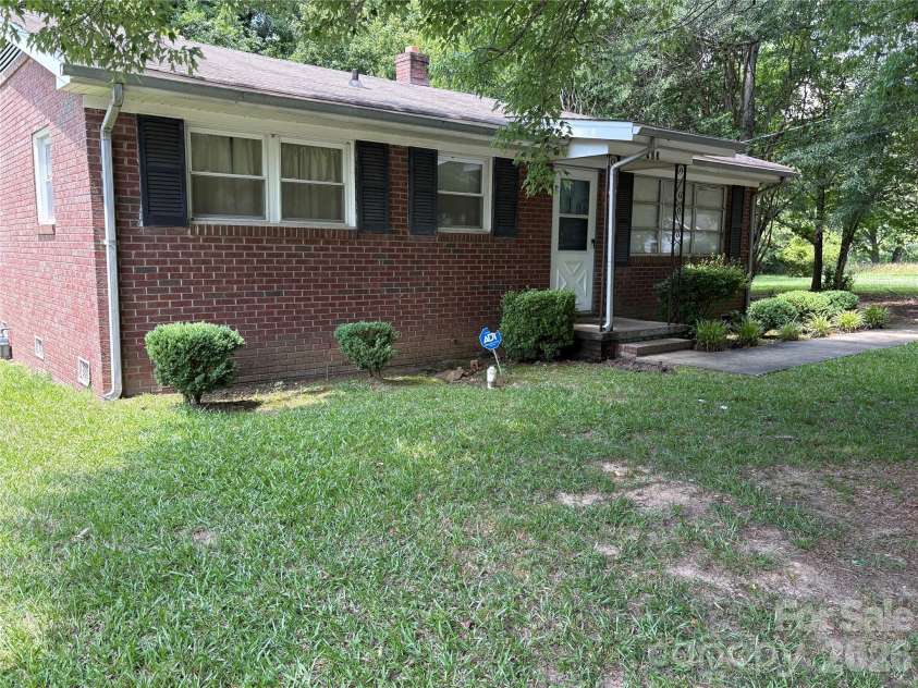723 Kings Mountain Street, Clover, SC 29710.  MLS# CAR4394394, YatesRealty ID 30795. 
