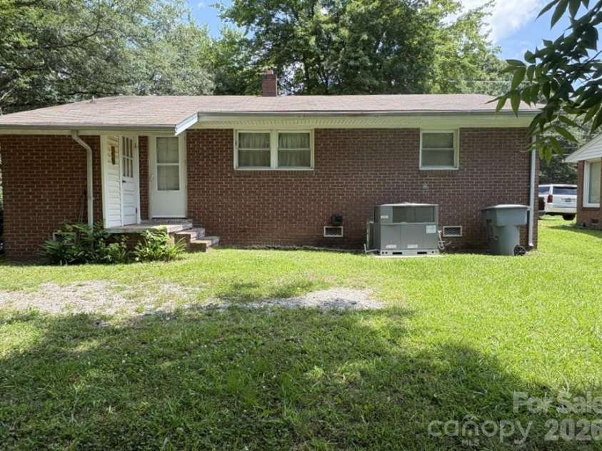 723 Kings Mountain Street, Clover, SC 29710.  MLS# CAR4394394, YatesRealty ID 30795. 
