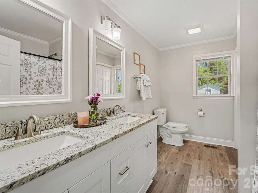 101 Chamblee Drive, Salisbury, NC 28147.  MLS# CAR4391643, YatesRealty ID 30796. Bathroom