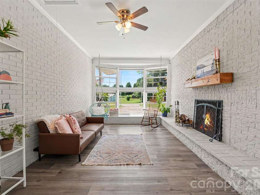 101 Chamblee Drive, Salisbury, NC 28147.  MLS# CAR4391643, YatesRealty ID 30796. Entryway and Reading Nook