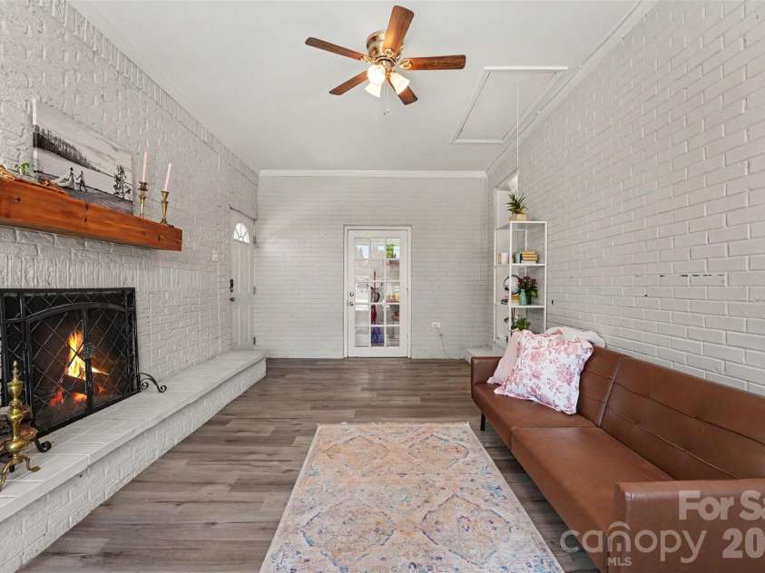 101 Chamblee Drive, Salisbury, NC 28147.  MLS# CAR4391643, YatesRealty ID 30796. Entryway and Reading Nook