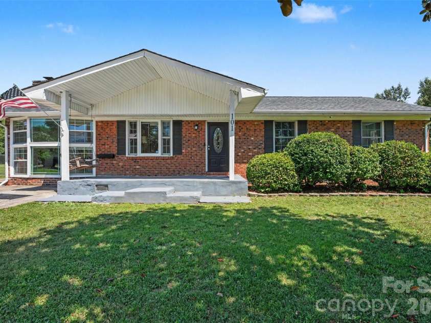 101 Chamblee Drive, Salisbury, NC 28147.  MLS# CAR4391643, YatesRealty ID 30796. Front Exterior