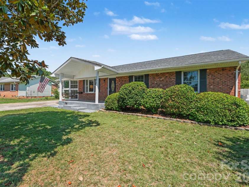 101 Chamblee Drive, Salisbury, NC 28147.  MLS# CAR4391643, YatesRealty ID 30796. Front Exterior