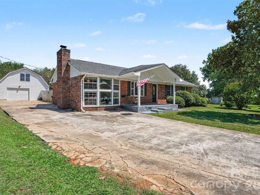 101 Chamblee Drive, Salisbury, NC 28147.  MLS# CAR4391643, YatesRealty ID 30796. Front Exterior