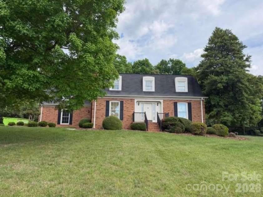 1220 Pineview Street, Albemarle, NC 28001.  MLS# CAR4378004, YatesRealty ID 30797. Front exterior