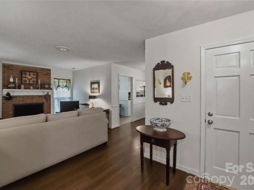 7626 Winterset Drive, Charlotte, NC 28270.  MLS# CAR4390439, YatesRealty ID 30798. 