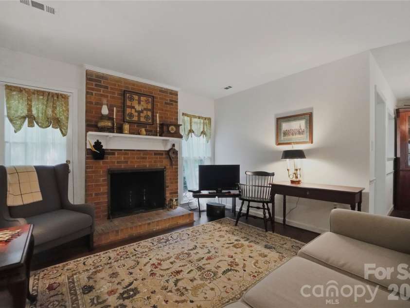 7626 Winterset Drive, Charlotte, NC 28270.  MLS# CAR4390439, YatesRealty ID 30798. 