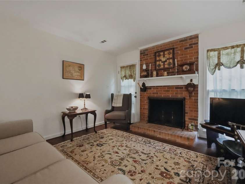 7626 Winterset Drive, Charlotte, NC 28270.  MLS# CAR4390439, YatesRealty ID 30798. 