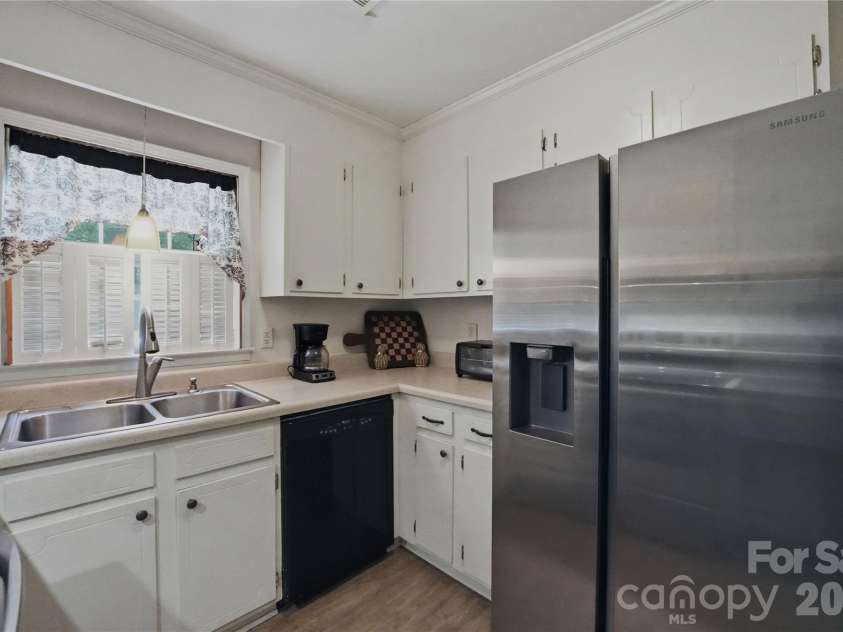 7626 Winterset Drive, Charlotte, NC 28270.  MLS# CAR4390439, YatesRealty ID 30798. 