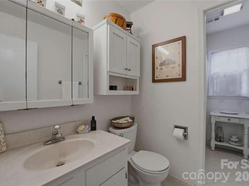 7626 Winterset Drive, Charlotte, NC 28270.  MLS# CAR4390439, YatesRealty ID 30798. 