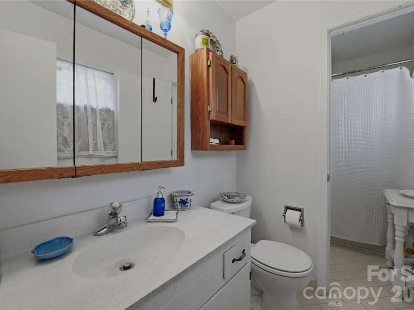 7626 Winterset Drive, Charlotte, NC 28270.  MLS# CAR4390439, YatesRealty ID 30798. 