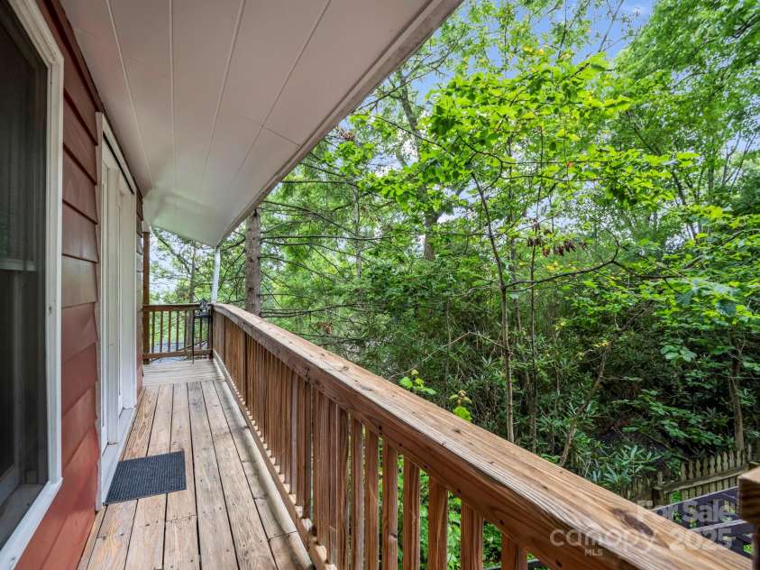 6 Delano Road, Asheville, NC 28805.  MLS# CAR4287073, YatesRealty ID 30799. Deck to Entrance Door