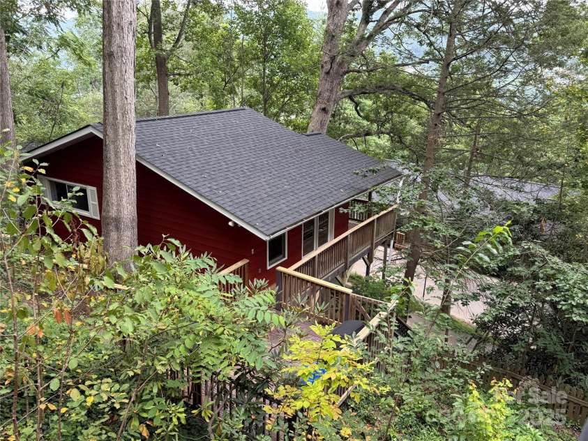 6 Delano Road, Asheville, NC 28805.  MLS# CAR4287073, YatesRealty ID 30799. New Roof in 2023