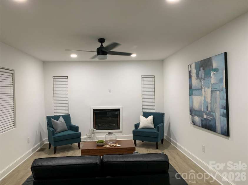 2524 Pickway Drive, Charlotte, NC 28269.  MLS# CAR4330657, YatesRealty ID 3080. Family room with Fireplace